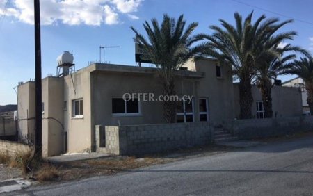 Commercial (Shop) in Aradippou, Larnaca for Sale