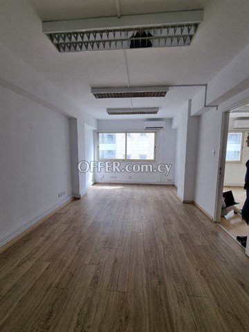Renovated Office  On A Commercial Street In Aglantzia, Nicosia - With  - 7