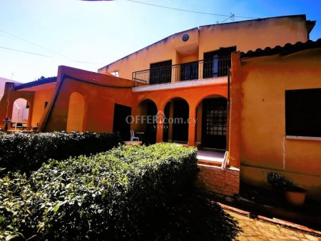 EXCLUSIVE 3 FLOOR VILLA FOR RENOVATION IN EGKOMI AT A CUL DE SAC ATTACHED FOREST PARK - 11