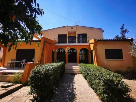 EXCLUSIVE 3 FLOOR VILLA FOR RENOVATION IN EGKOMI AT A CUL DE SAC ATTACHED FOREST PARK - 10