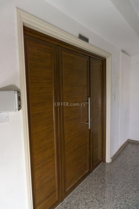 Commercial (Office) in Agioi Omologites, Nicosia for Sale - 7