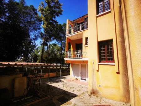 EXCLUSIVE 3 FLOOR VILLA FOR RENOVATION IN EGKOMI AT A CUL DE SAC ATTACHED FOREST PARK - 7