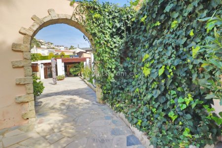 3 bed bungalow in peyia - 7