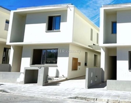 House (Semi detached) in Latsia, Nicosia for Sale - 2