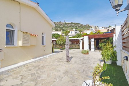 3 bed bungalow in peyia - 6