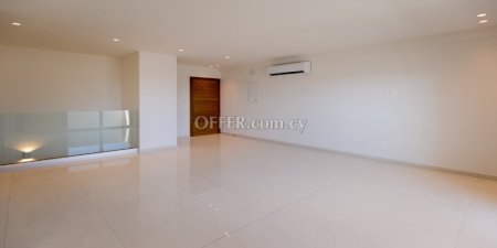 For Sale €527,000 Apartment 2 bedrooms Germasogeia, Yermasogeia Limassol - 2