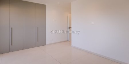 For Sale €527,000 Apartment 2 bedrooms Germasogeia, Yermasogeia Limassol - 9