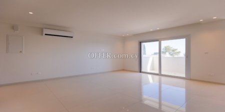For Sale €527,000 Apartment 2 bedrooms Germasogeia, Yermasogeia Limassol - 6