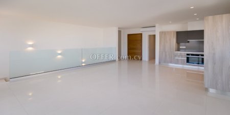For Sale €503,000 Apartment 2 bedrooms Germasogeia, Yermasogeia Limassol - 4