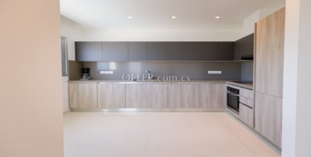 For Sale €527,000 Apartment 2 bedrooms Germasogeia, Yermasogeia Limassol - 4