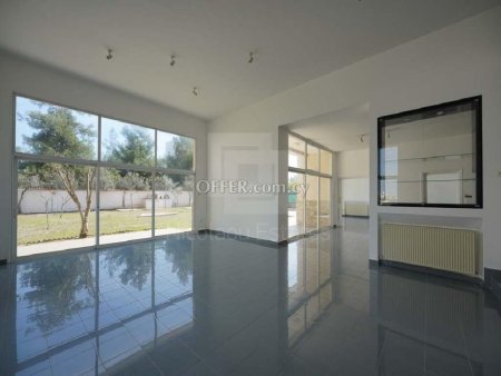 Detached Three Bedroom Ground Floor House with Swimming Pool for Sale in Lakatamia Nicosia - 5