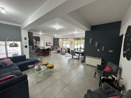 Ground Floor Three Bedroom House with Large Basement for Sale in Dasoupolis Strovolos