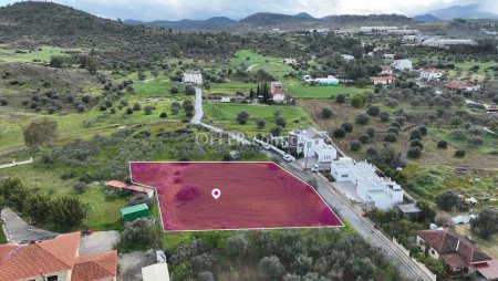 Residential field located in Agia Varvara Nicosia. - 4