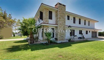 Wonderful & Large House 6 Bedroom  In Pervolia, Larnaca - In A Large L - 4