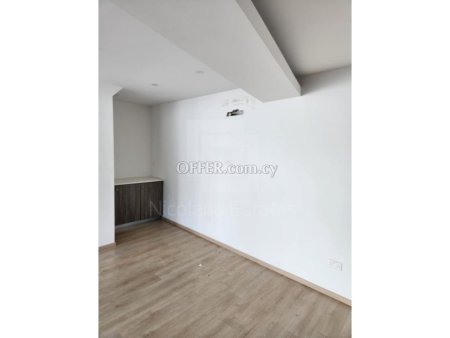70m2 Shop for rent in Pentadromos - 2