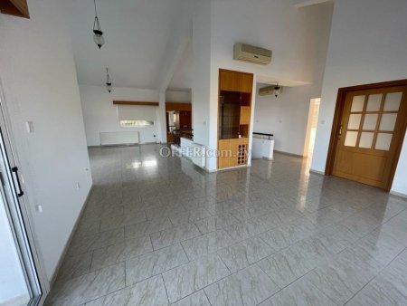 4-bedroom Detached Villa 220 sqm in Germasogeia - 5