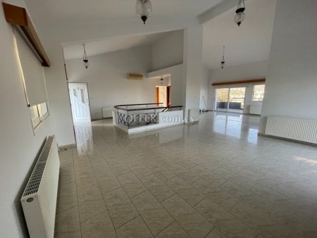 4-bedroom Detached Villa 220 sqm in Germasogeia - 3