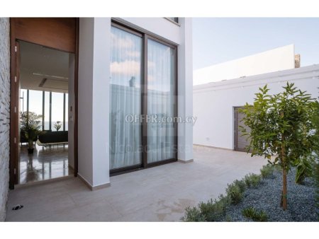 5 Bedroom Villa for Sale in Sea Caves area Paphos - 10