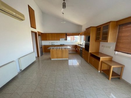 4-bedroom Detached Villa 220 sqm in Germasogeia - 12