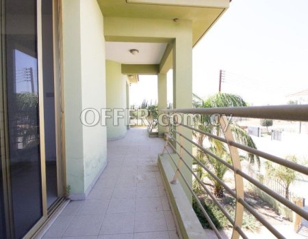 4-Bedroom House With Swimming Pool In Pervolia, Larnaca - 2