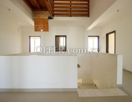 4-Bedroom House With Swimming Pool In Pervolia, Larnaca - 5