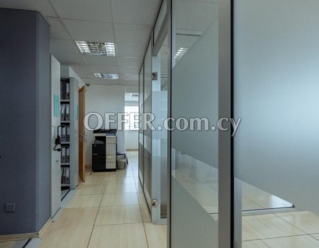 Office 300m2 in commercial office in Limassol's city center - 2