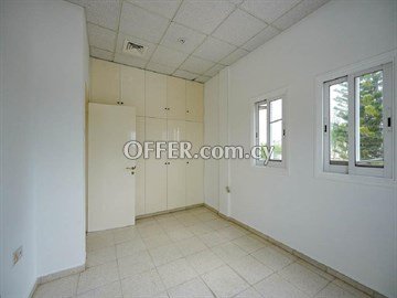 4 Bedroom House In A Large Plot  In Dali, Nicosia - 2