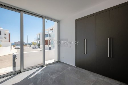 4-Bedroom Villa Centrally Protaras - 8
