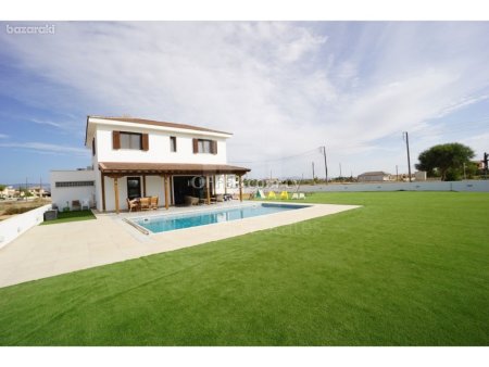 Five bedroom detached house for rent in Kokkinotrimithia