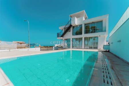 Luxurious Five Bedroom Villa in Protaras