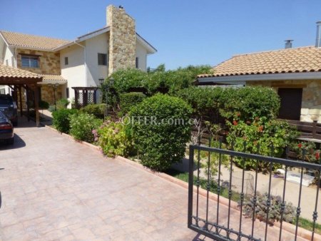 4 Bed Detached House for rent in Parekklisia, Limassol