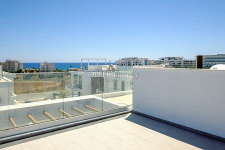 4-Bedroom Villa Centrally Protaras - 2