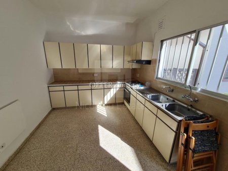 Three bedroom house for rent in Mesa Geitonia - 9