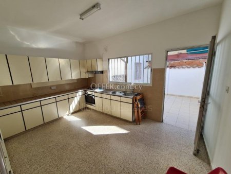 Three bedroom house for rent in Mesa Geitonia - 7