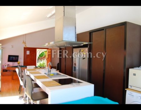 Luxury 2 bedrooms villa with swimming pool 10m x 5m AVAILABLE FOR SHORT TERM OR LONG TERM. - 2