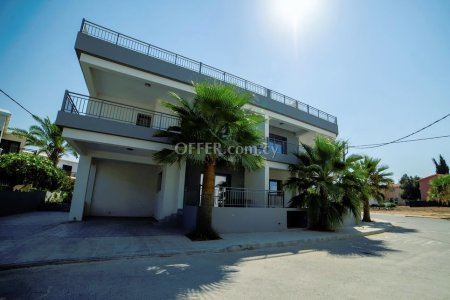 3 Bed Apartment for sale in Tombs Of the Kings, Paphos - 1