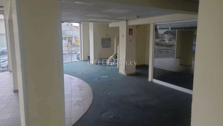 HUGE SHOP/OFFICE OF 350SQ.M. IN THE HEART OF LIMSSOL CENTER - 11