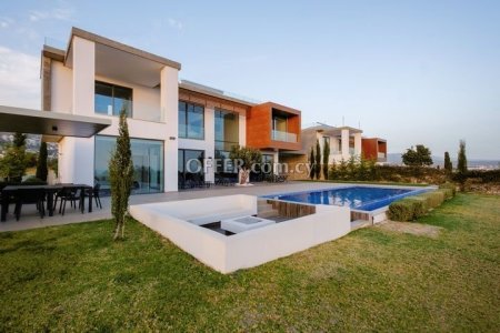 4 Bed Detached Villa for rent in Peyia, Paphos - 10