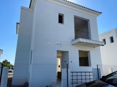 3 Bed House for Sale in Dromolaxia, Larnaca - 7