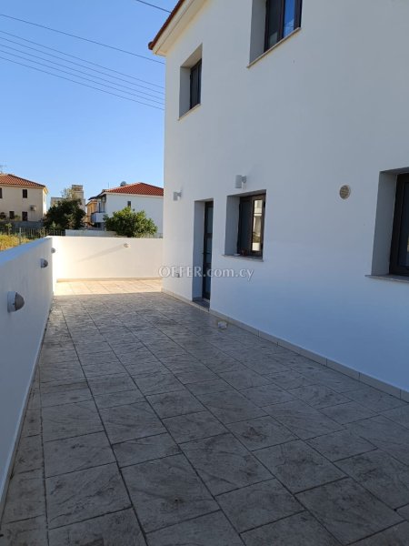 New For Sale €299,000 House 3 bedrooms, Detached Oroklini, Voroklini Larnaca - 9