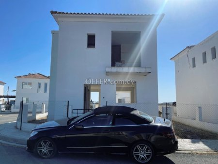 3 Bed House for Sale in Dromolaxia, Larnaca - 6