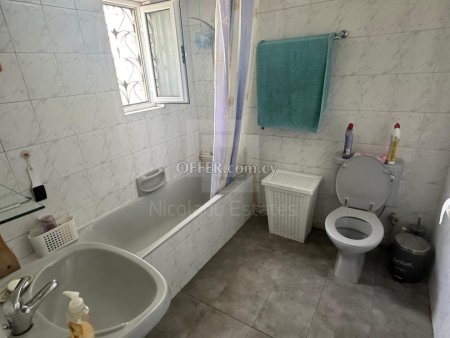 Three Bedroom Bungalow House with Swimming Pool for Rent in Agios Dometios Nicosia - 6