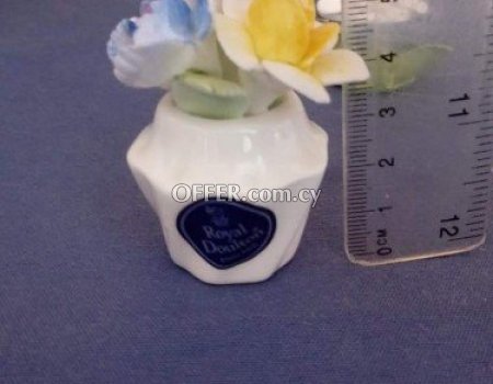 9 vintage English miniatures flower porcelain, Royal addenly, Coalport, doulton. - 2