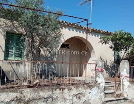 For Sale, Two-Bedroom Listed House in Agia Varvara