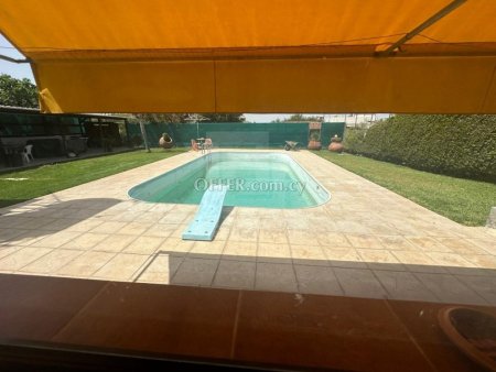 Three Bedroom Bungalow House with Swimming Pool for Rent in Agios Dometios Nicosia - 4