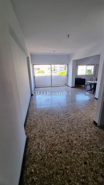 Renovated 3 Bedroom Apartment  Very Close To The European University I