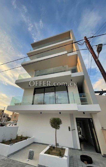 Apartment (Penthouse) in Faneromeni, Larnaca for Sale - 1