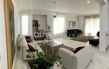In A Large Plot 7 Bedroom House  In Latsia, Nicosia - 3