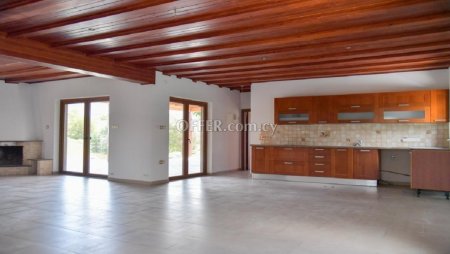 New For Sale €415,000 Villa 5 bedrooms, Detached Aradippou Larnaca - 10