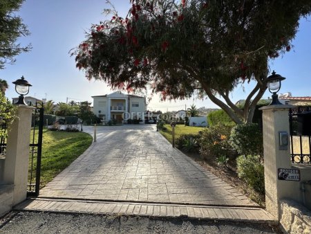 5 Bed Detached Villa for rent in Parekklisia, Limassol - 9